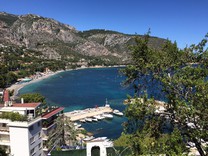Вилла с видом на море и залив в EZE BORD DE MER
