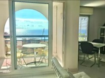 Трёхкомнатный пентхаус гаражом и видом на море в Босолей
