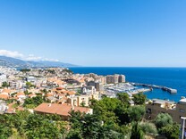 Современные апартаменты с гаражом в Cap-d’Ail