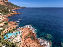 Вилла между Saint-Tropez и Каннами