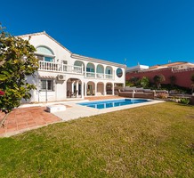Большая вилла с 6 спальнями в Mijas Costa, продажа. №29532. ЭстейтСервис.