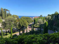 Апартаменты с видом и ремонтом в Каннах