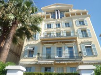 Вместительная квартира на Променад дез Англе в Ницце