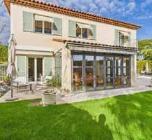 Тихая вилла с бассейном в закрытом комплексе, продажа. №51089. ЭстейтСервис.