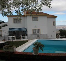 Вилла с пятью спальнями в Alhaurín de la Torre, продажа. №27910. ЭстейтСервис.