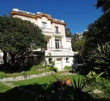 Дом Belle Epoque с видом на море в Ницце
