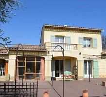 Дом с тремя спальнями в Шатонеф-Грасс, продажа. №26469. ЭстейтСервис.