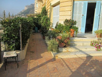 Шикарные апартаменты с огромной террасой и видом на море в Босолей