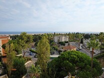Пятикомнатная квартира с видом на море в Ницце