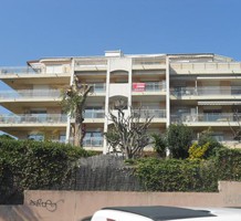 Двухкомнатные апартаменты с видом на море в Saint-Laurent-du-Var, продажа. №24855. ЭстейтСервис.