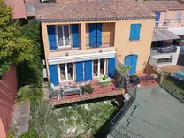 Дом в 2.5 км от моря в Сен-Лоран-дю-Вар