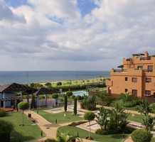Вместительная трехкомнатная квартира в Estepona, продажа. №28344. ЭстейтСервис.