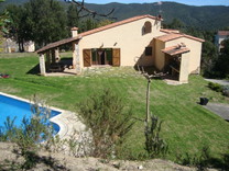 Вилла с большим участком в Санта-Кристина-де-Аро