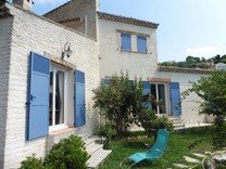 Вилла в провансальском стиле в Аспремон