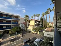 Большая квартира возле моря в Гольф-Жуан