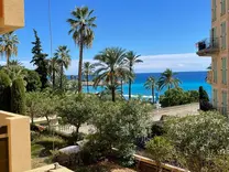 Элегантные апартаменты с видом в Ментоне