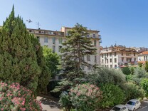 Квартира между Парком Жан Морено и сквером Alziari de Malaussena в Ницце, Золотой Квадрат