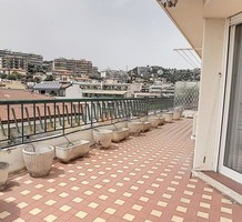Пентхаус с большой террасой в центре Ниццы, продажа. №36855. ЭстейтСервис.