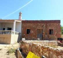 Дом под реконструкцию в Сан-Бартоломеу-де-Мессинеш, продажа. №24785. ЭстейтСервис.