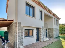 Тихий дом с ремонтом в Каннах, Пети Жуа