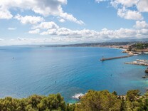 Буржуазная квартира с ремонтом в Ницце