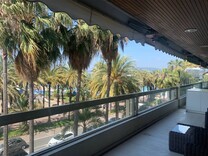 Квартира на первой линии в районе отеля Martinez