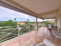 Квартира с отдельной студией в Жуан-Ле-Пен Квартира с отдельной студией в Жуан-Ле-Пен