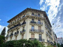 Большая буржуазная квартира с ремонтом в Ницце 