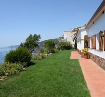 Красивая вилла с видом на море в Сан-Фелиу-де-Гишольс, продажа. №25692. ЭстейтСервис.