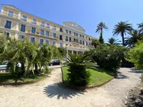 Апартаменты с видом на море в Ментоне