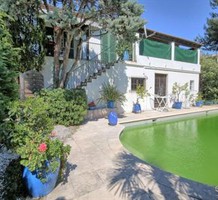 Дом с бассейном в Антибе, зона Les Bréguières, продажа. №26409. ЭстейтСервис.