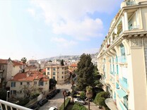 Трехкомнатная квартира в районе rue Paul Bounin 