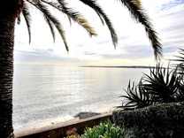 Апартаменты на берегу моря в районе Palm Beach