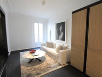 Апартаменты в двух шагах от квартала Мадлен в восьмом округе Парижа