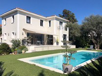 Современная вилла рядом с морем в Juan-les-Pins