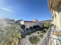 Апартаменты с двумя спальнями в Ницце
