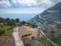 Дом с большим участком на Roquebrune-Cap-Martin