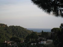 Небольшая вилла с видом на море в Lloret de Mar