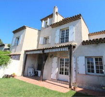 Двухквартирный дом в районе Les Campelières, Mougins, продажа. №35045. ЭстейтСервис.