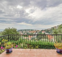 Дом с тремя спальнями в Roquebrune-Cap-Martin , продажа. №35570. ЭстейтСервис.