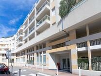 Современная квартира с прямым доступом к Монако