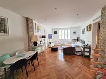 Квартира с ремонтом в 50-ти метрах от Английской набережной