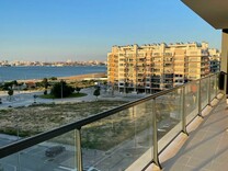 Современная квартира с видом на реку в Seixal