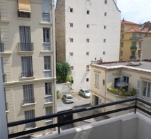 Просторная квартира с балконом по Rue Rossini, продажа. №35431. ЭстейтСервис.