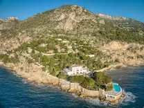 Дом под ремонт с видом на Saint Jean Cap Ferrat