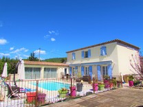 Большой дом в тихом районе Mougins 