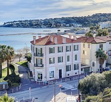 Представительная квартира с видом на море и Cap d'Antibes, продажа. №40726. ЭстейтСервис.