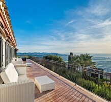 Дом с шикарным видом в Мандельё-ла-Напуль, продажа. №51210. ЭстейтСервис.