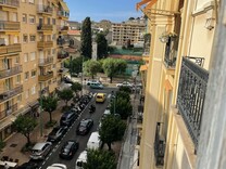 Квартира с четырьмя спальнями в Ментоне