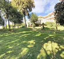 Квартира с большой террасой-садом в Антибе, продажа. №50660. ЭстейтСервис.